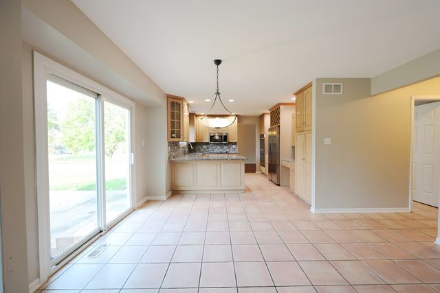 8216 Eynsford Drive, Orland Park, IL 60462