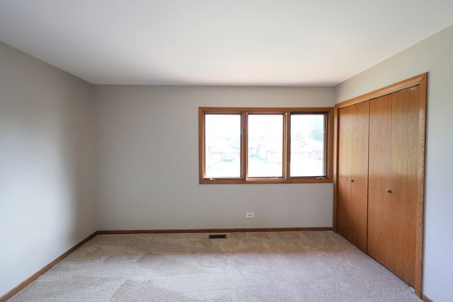 8216 Eynsford Drive, Orland Park, IL 60462