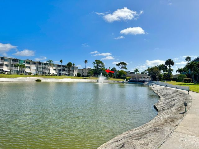 2562 N Garden Drive N 308, Lake Worth, FL 33461