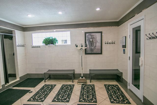 2562 N Garden Drive N 308, Lake Worth, FL 33461