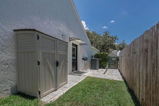 10275 Grove Lane, Cooper City, FL 33328