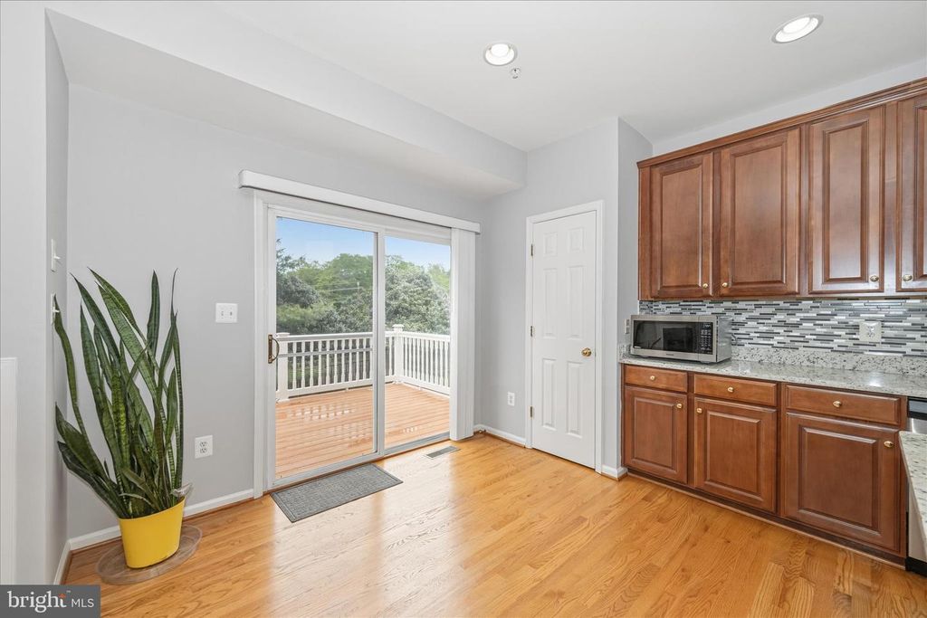 Image 21 of property listing at 21 INKBERRY CIR, Gaithersburg, MD 20877