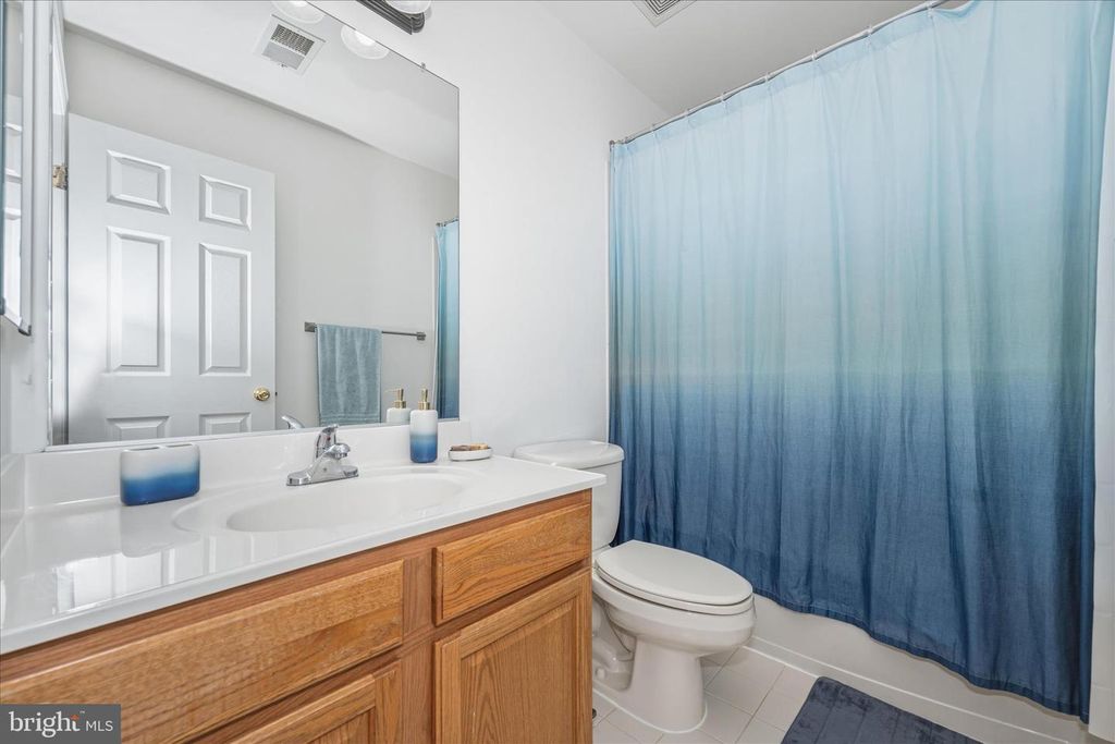 Image 39 of property listing at 21 INKBERRY CIR, Gaithersburg, MD 20877