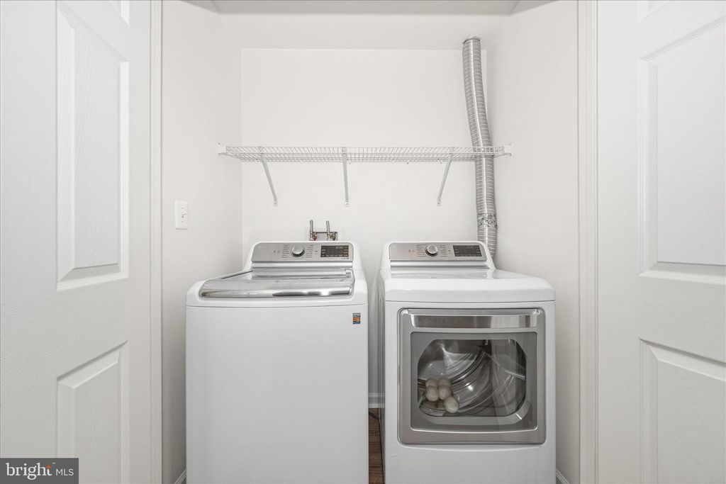Image 45 of property listing at 21 INKBERRY CIR, Gaithersburg, MD 20877