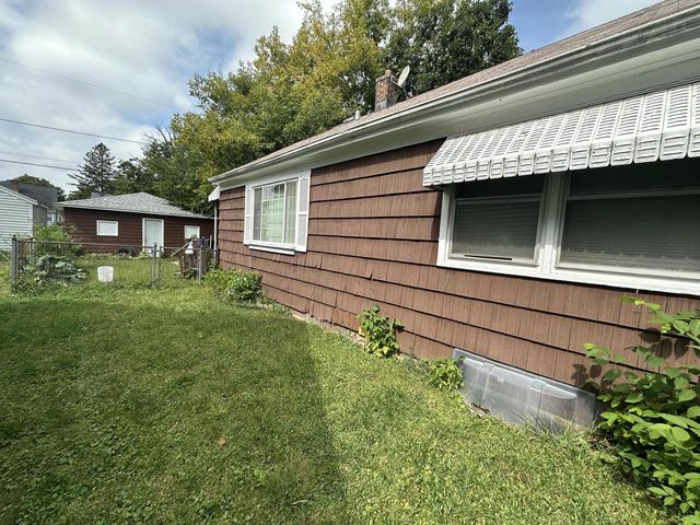 5261 N 46th STREET, Milwaukee, WI 53218