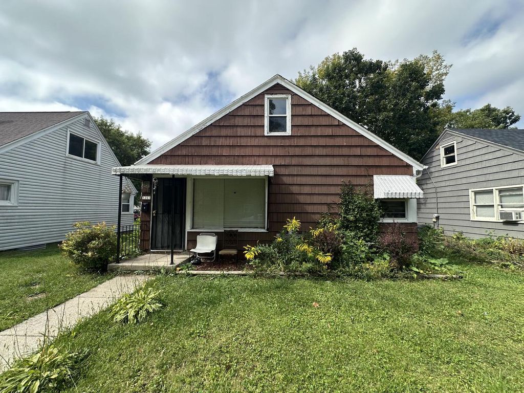 5261 N 46th STREET, Milwaukee, WI 53218