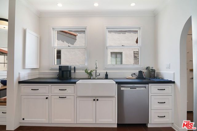 228 S Orange Drive, Los Angeles, CA 90036