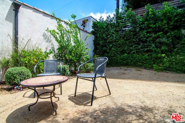 228 S Orange Drive, Los Angeles, CA 90036
