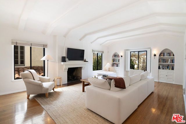 228 S Orange Drive, Los Angeles, CA 90036