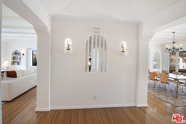 228 S Orange Drive, Los Angeles, CA 90036