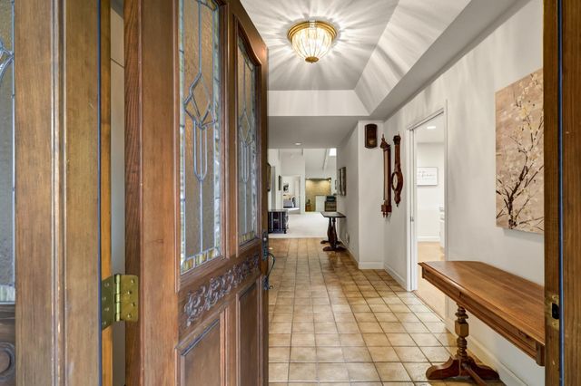 2812 Lacy Ln, Sacramento, CA 95821