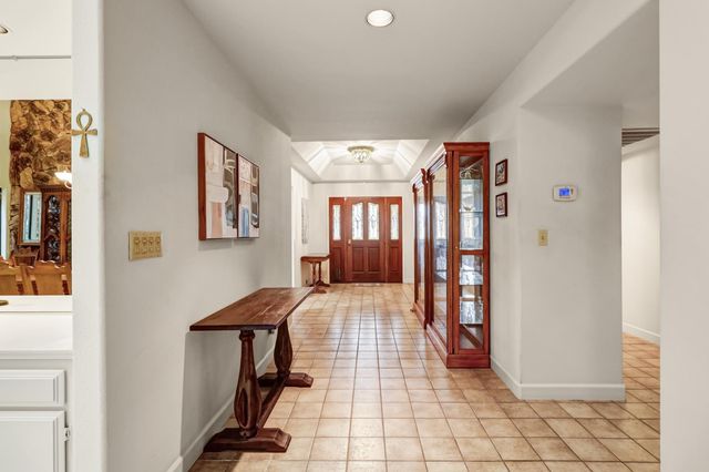 2812 Lacy Ln, Sacramento, CA 95821