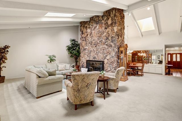 2812 Lacy Ln, Sacramento, CA 95821