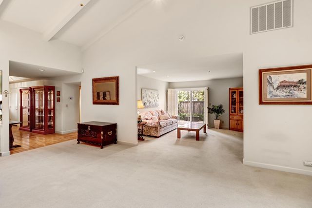 2812 Lacy Ln, Sacramento, CA 95821