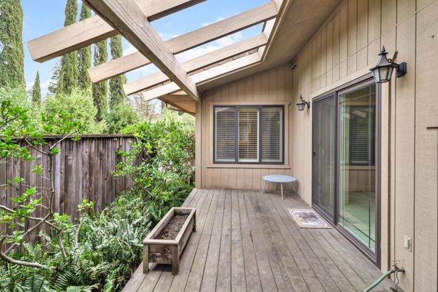 2812 Lacy Ln, Sacramento, CA 95821