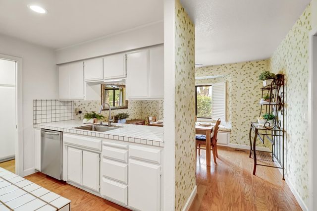 2812 Lacy Ln, Sacramento, CA 95821