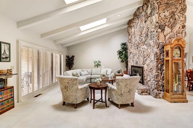 2812 Lacy Ln, Sacramento, CA 95821