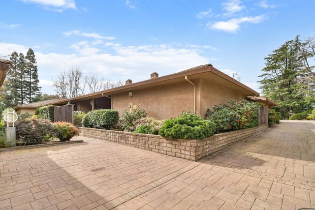 2812 Lacy Ln, Sacramento, CA 95821