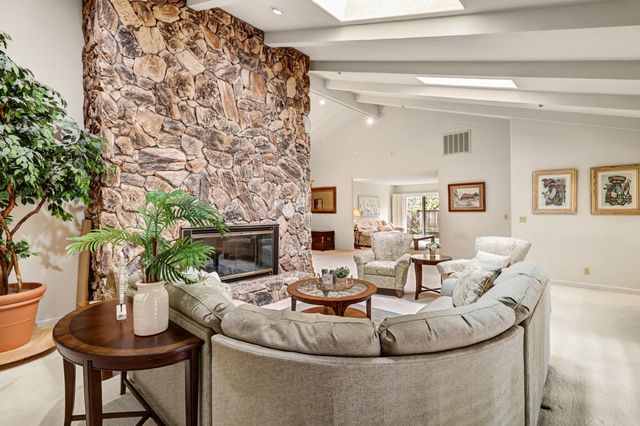 2812 Lacy Ln, Sacramento, CA 95821