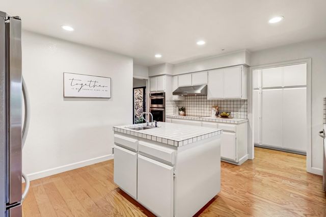 2812 Lacy Ln, Sacramento, CA 95821