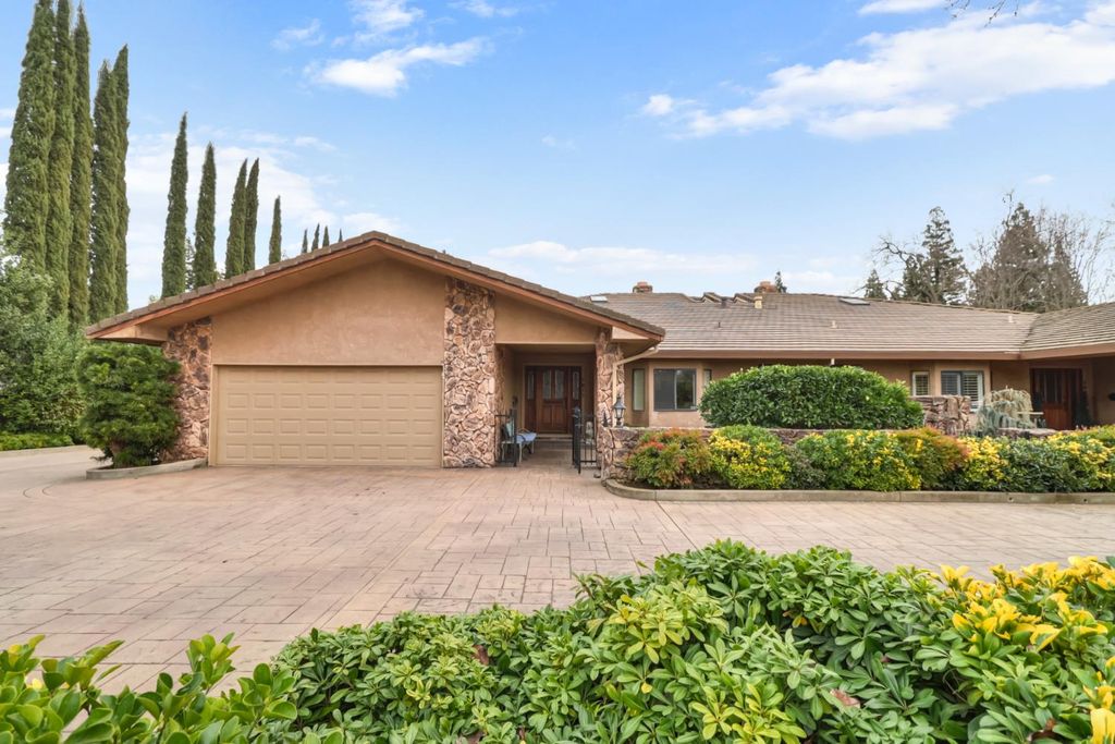 2812 Lacy Ln, Sacramento, CA 95821