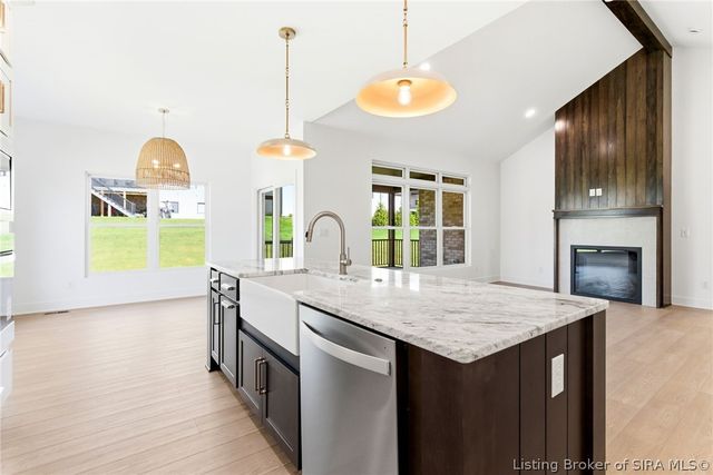 711 Lillian Way, Jeffersonville, IN 47130