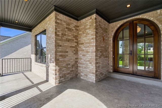 711 Lillian Way, Jeffersonville, IN 47130