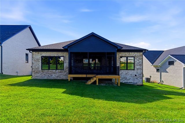 711 Lillian Way, Jeffersonville, IN 47130