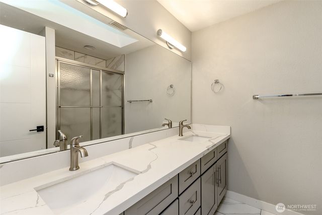 12725 Roosevelt Way NE, Seattle, WA 98125