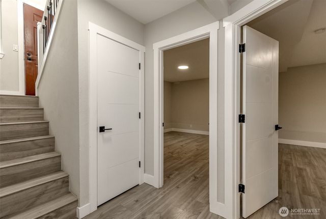 12725 Roosevelt Way NE, Seattle, WA 98125