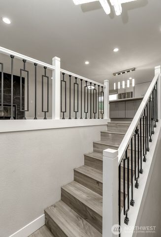 12725 Roosevelt Way NE, Seattle, WA 98125