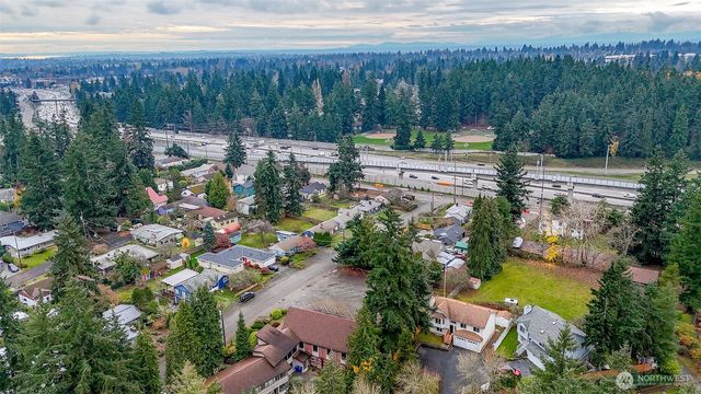 12725 Roosevelt Way NE, Seattle, WA 98125