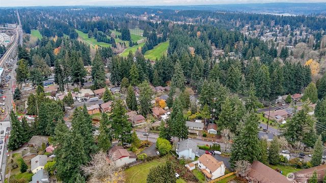 12725 Roosevelt Way NE, Seattle, WA 98125