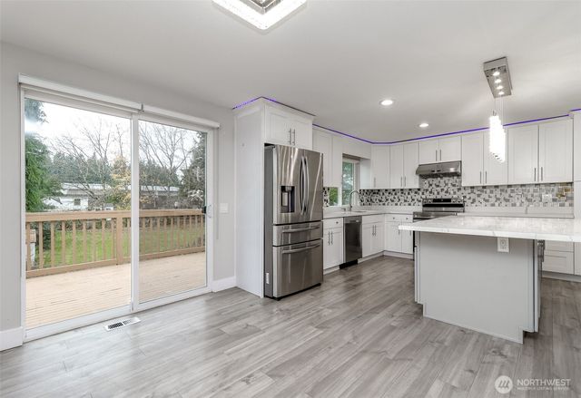 12725 Roosevelt Way NE, Seattle, WA 98125