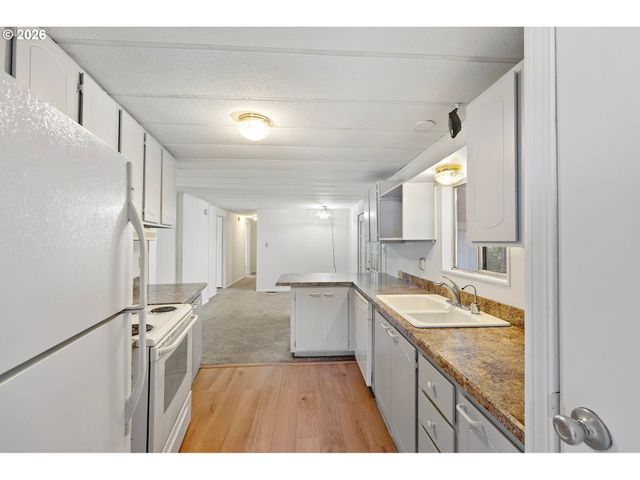 1600 RHODODENDRON Dr 429, Florence, OR 97439