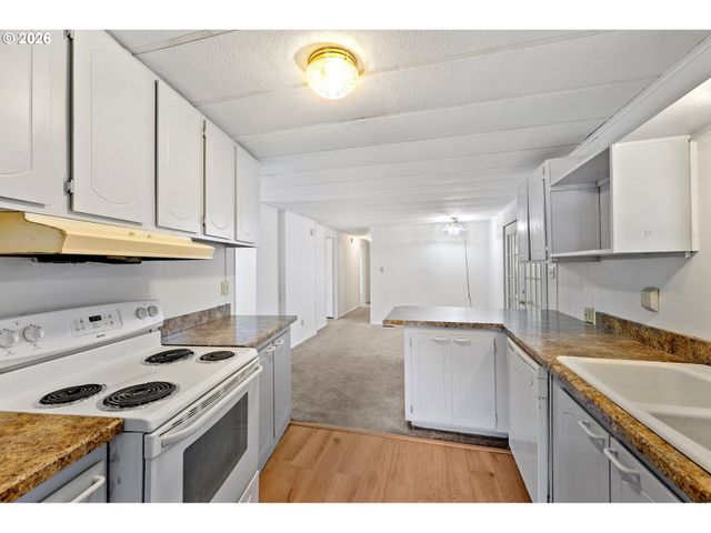 1600 RHODODENDRON Dr 429, Florence, OR 97439