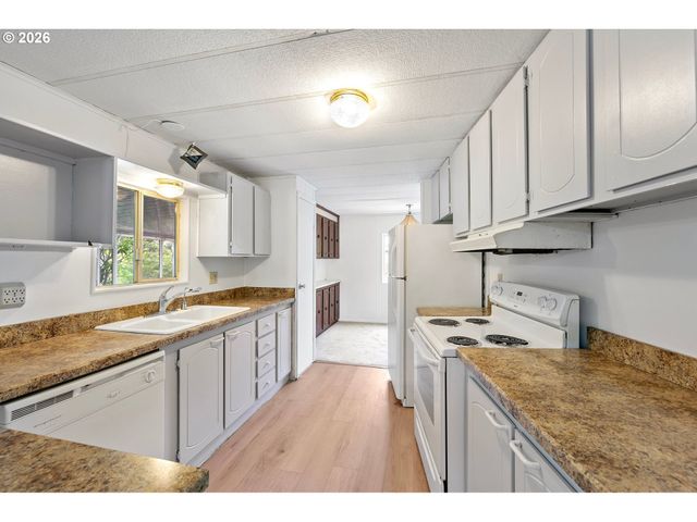 1600 RHODODENDRON Dr 429, Florence, OR 97439