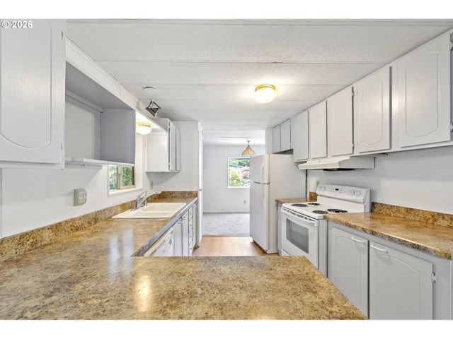 1600 RHODODENDRON Dr 429, Florence, OR 97439