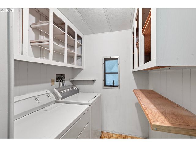 1600 RHODODENDRON Dr 429, Florence, OR 97439