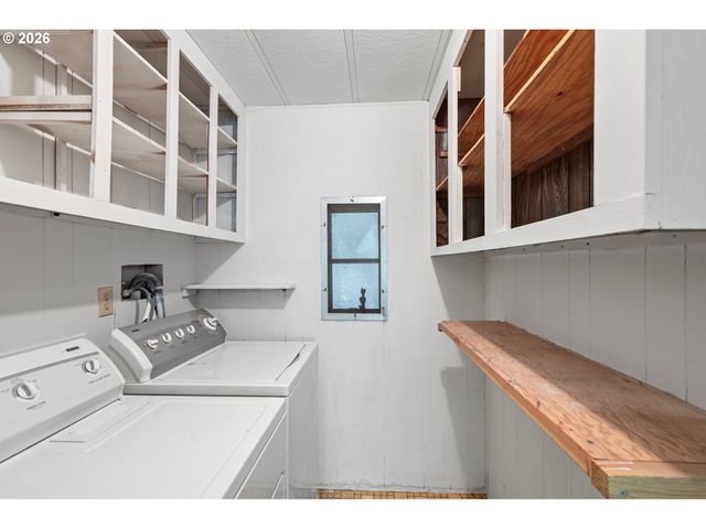 1600 RHODODENDRON Dr 429, Florence, OR 97439