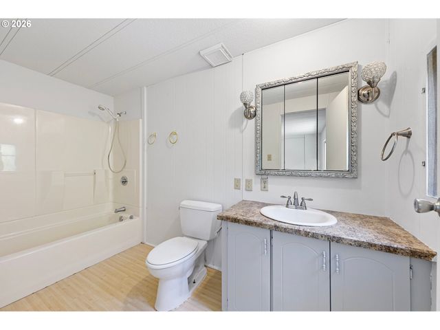 1600 RHODODENDRON Dr 429, Florence, OR 97439