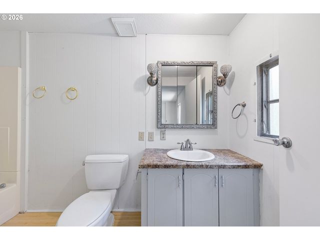 1600 RHODODENDRON Dr 429, Florence, OR 97439