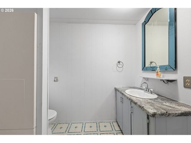 1600 RHODODENDRON Dr 429, Florence, OR 97439