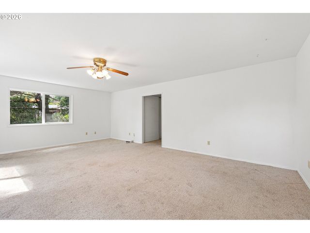 1600 RHODODENDRON Dr 429, Florence, OR 97439