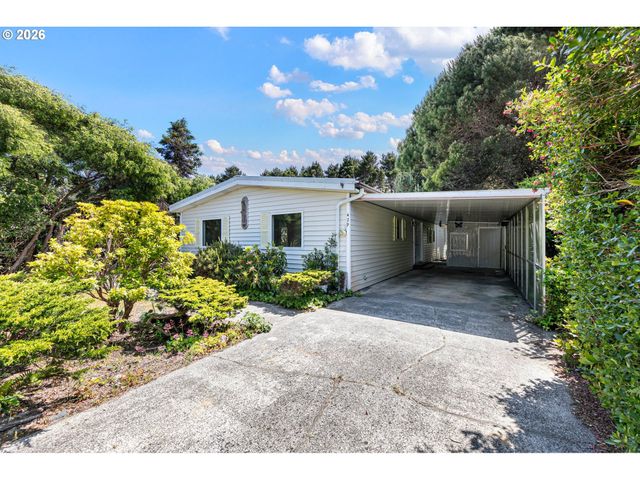 1600 RHODODENDRON Dr 429, Florence, OR 97439