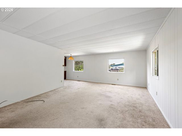 1600 RHODODENDRON Dr 429, Florence, OR 97439