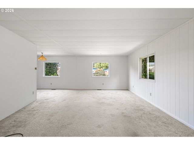 1600 RHODODENDRON Dr 429, Florence, OR 97439