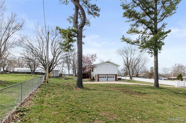 3644 Crestview Drive, Hillsboro, MO 63050