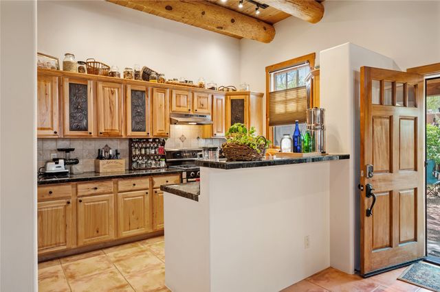 947 Lopez 2, Santa Fe, NM 87501