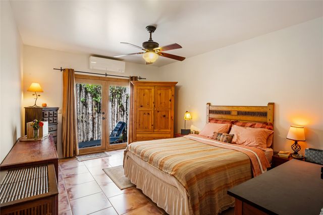 947 Lopez 2, Santa Fe, NM 87501
